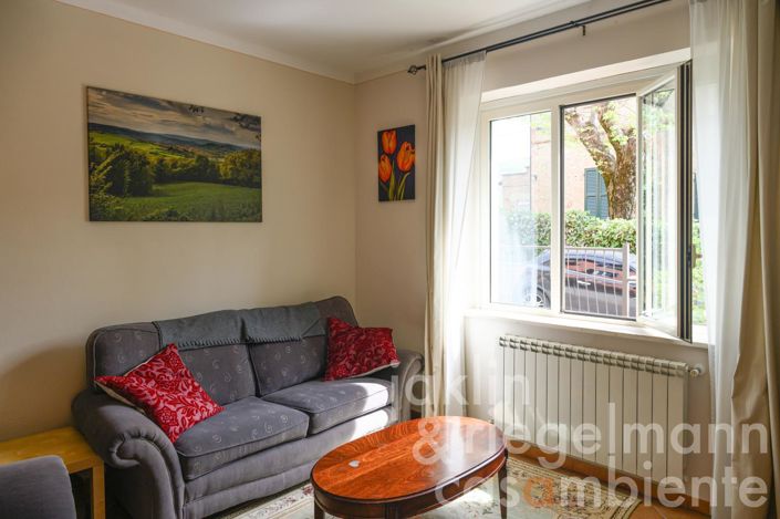 Image No.13-6 Bed House for sale