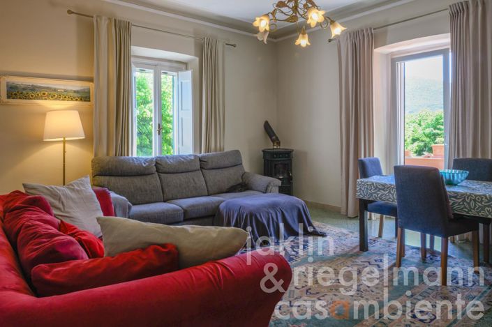 Image No.14-6 Bed House for sale