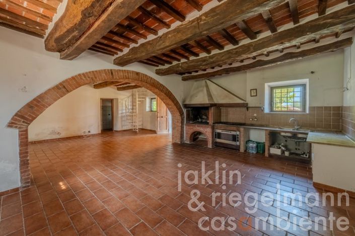 Image No.11-4 Bed Farmhouse for sale