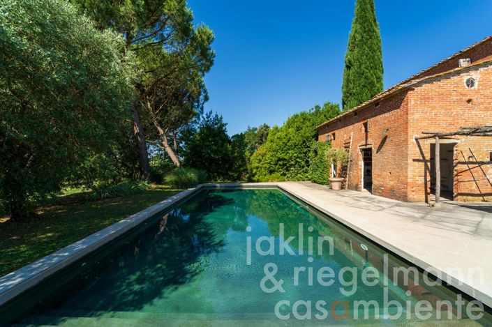 Image No.10-10 Bed Villa for sale