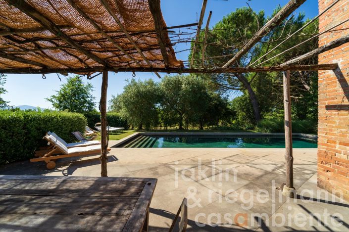 Image No.16-10 Bed Villa for sale