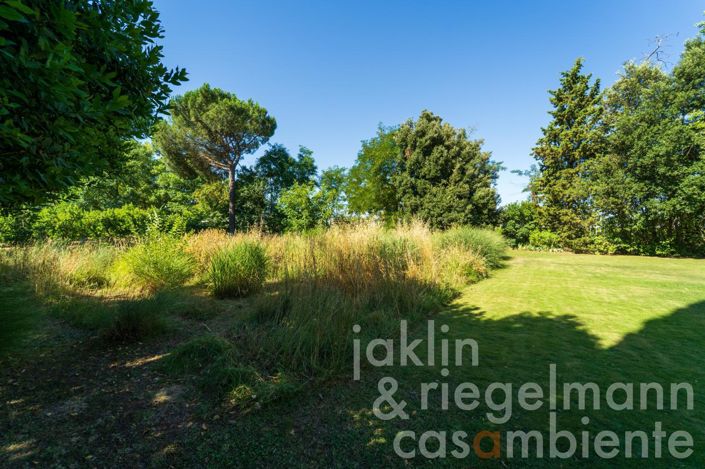 Image No.30-10 Bed Villa for sale