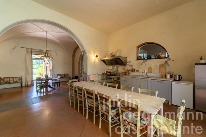 Image No.38-10 Bed Villa for sale