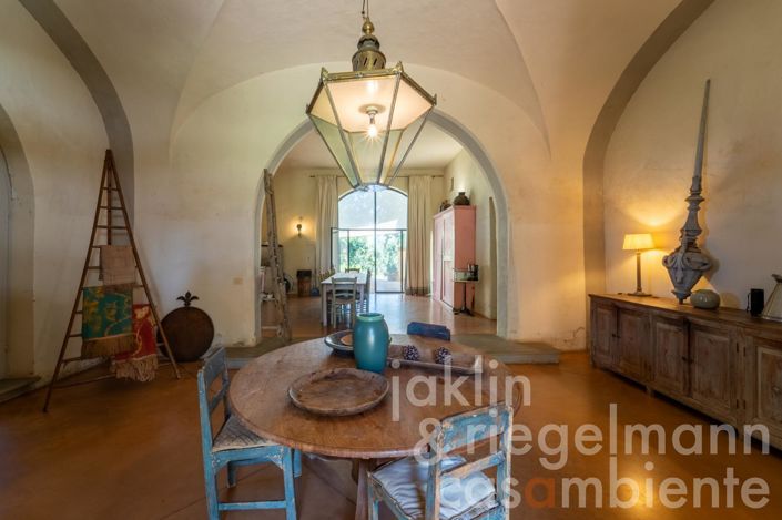 Image No.40-10 Bed Villa for sale