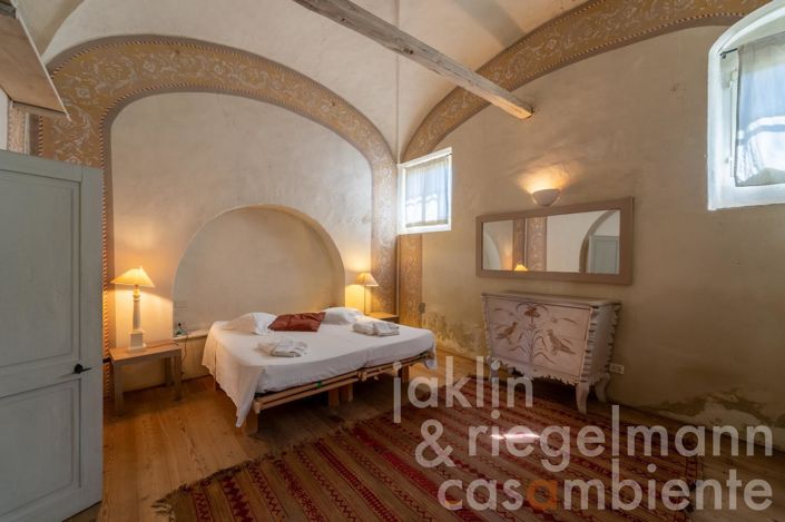 Image No.50-10 Bed Villa for sale