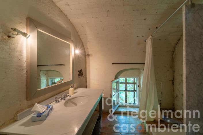 Image No.52-10 Bed Villa for sale