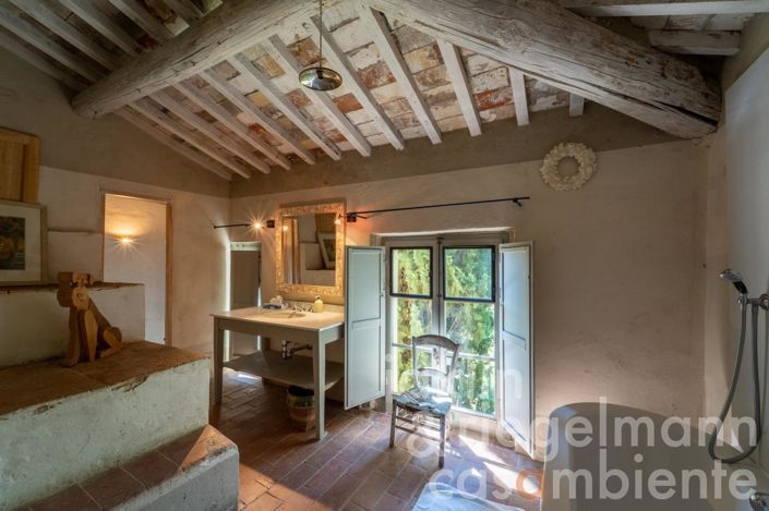 Image No.55-10 Bed Villa for sale