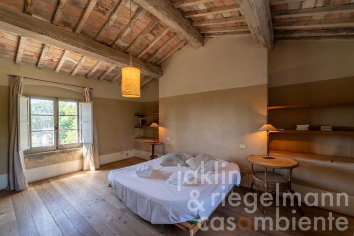 Image No.71-10 Bed Villa for sale