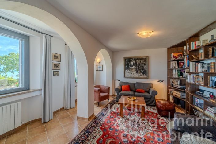 Image No.32-5 Bed Villa for sale