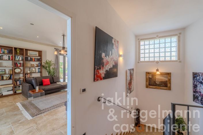 Image No.37-5 Bed Villa for sale