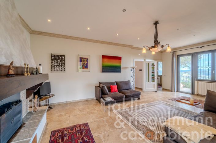 Image No.40-5 Bed Villa for sale