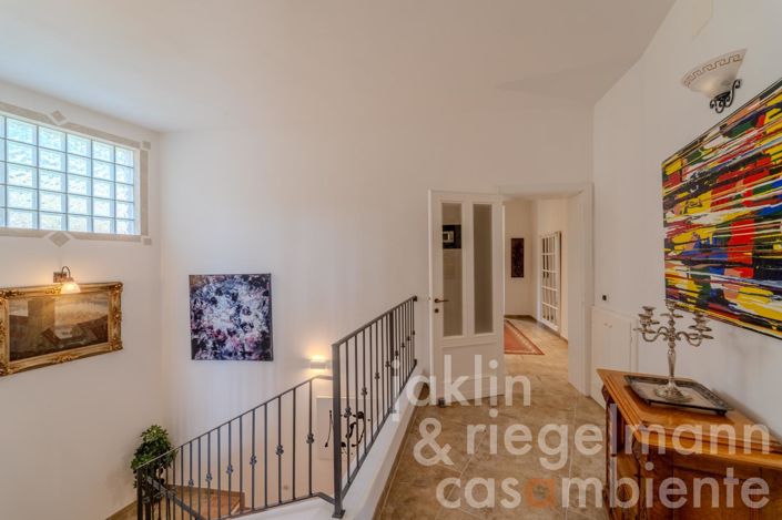 Image No.42-5 Bed Villa for sale