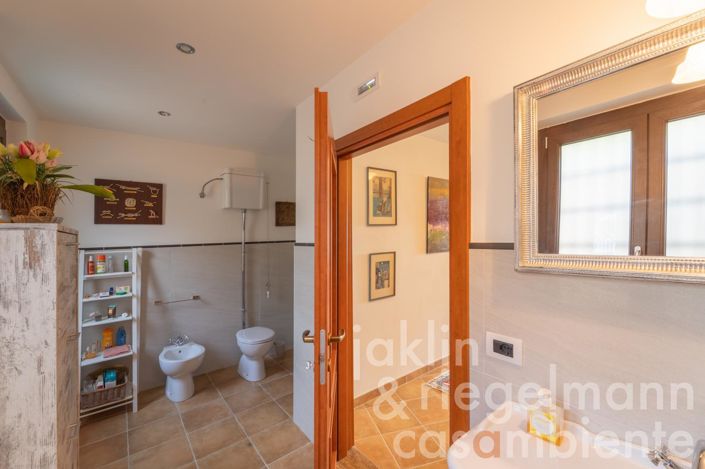 Image No.44-5 Bed Villa for sale