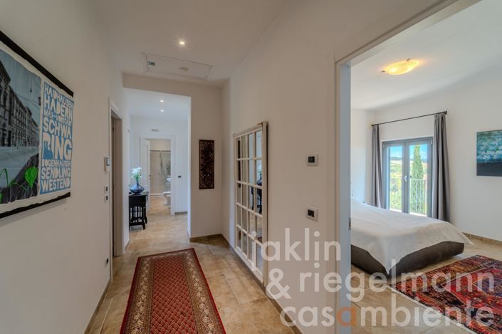 Image No.45-5 Bed Villa for sale