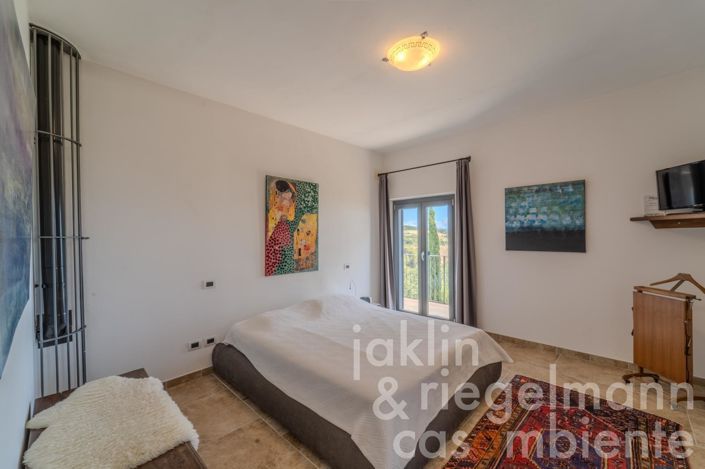 Image No.46-5 Bed Villa for sale