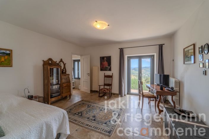 Image No.50-5 Bed Villa for sale