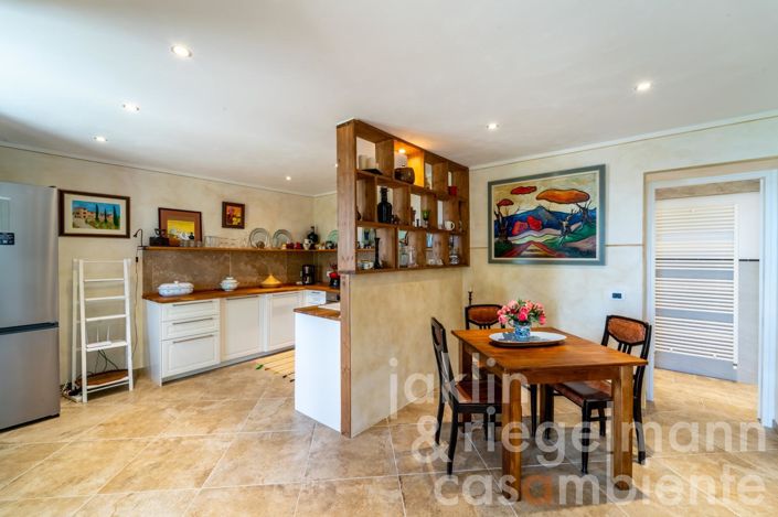 Image No.79-5 Bed Villa for sale