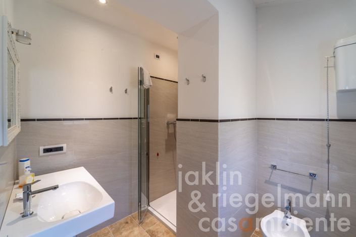 Image No.87-5 Bed Villa for sale