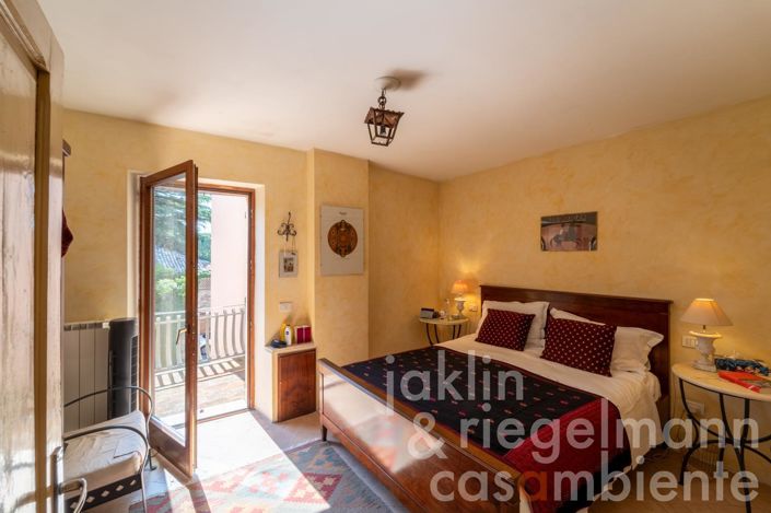 Image No.20-3 Bed Townhouse for sale