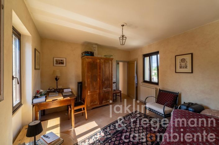 Image No.25-3 Bed Townhouse for sale