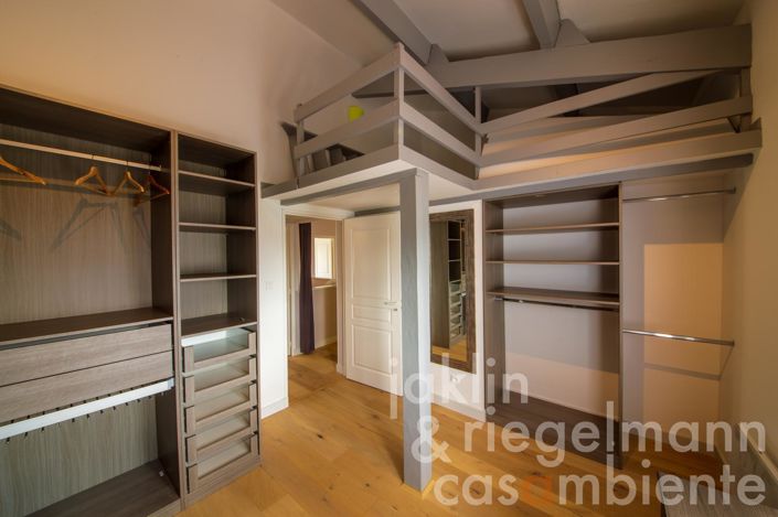 Image No.26-5 Bed Townhouse for sale