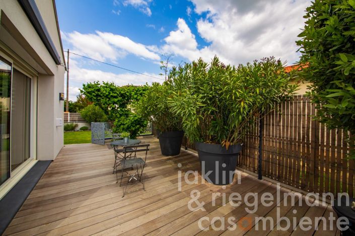 Image No.32-5 Bed Townhouse for sale