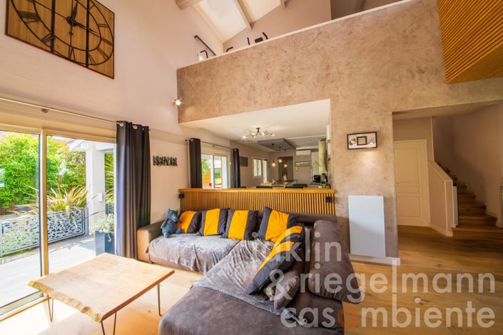 Image No.9-5 Bed Townhouse for sale