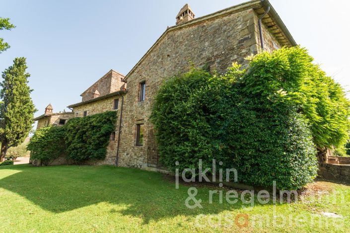 Image No.16-7 Bed Country House for sale