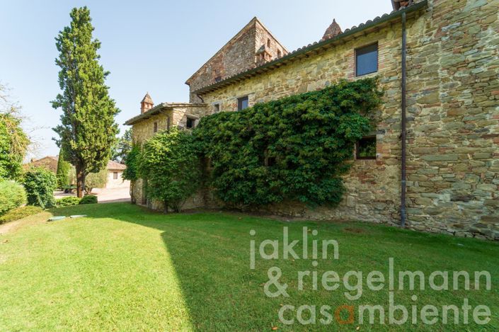 Image No.17-7 Bed Country House for sale