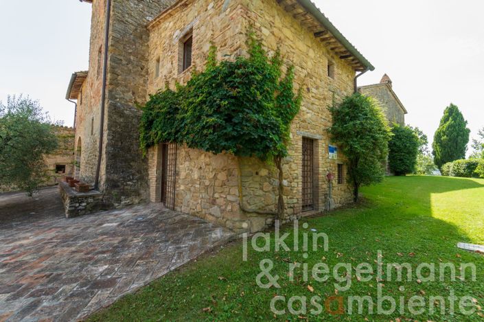 Image No.18-Maison de campagne de 7 chambres à vendre à Perugia