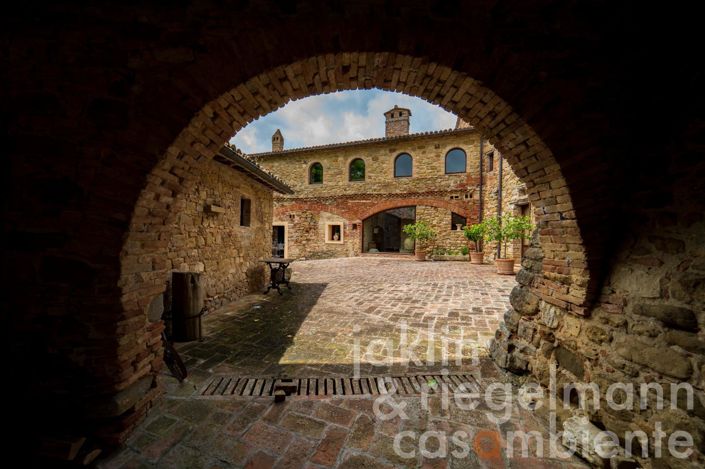 Image No.24-Maison de campagne de 7 chambres à vendre à Perugia