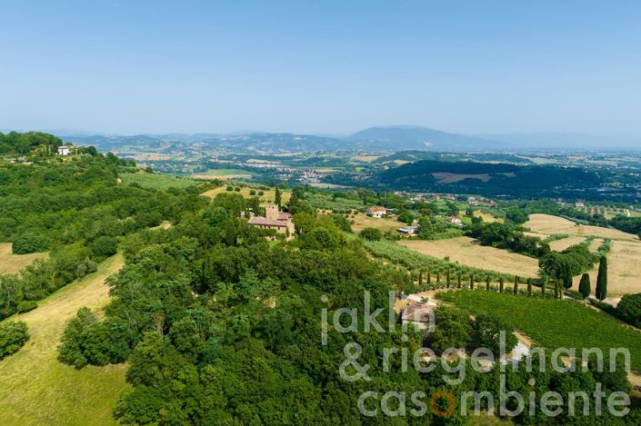 Image No.5-Maison de campagne de 7 chambres à vendre à Perugia