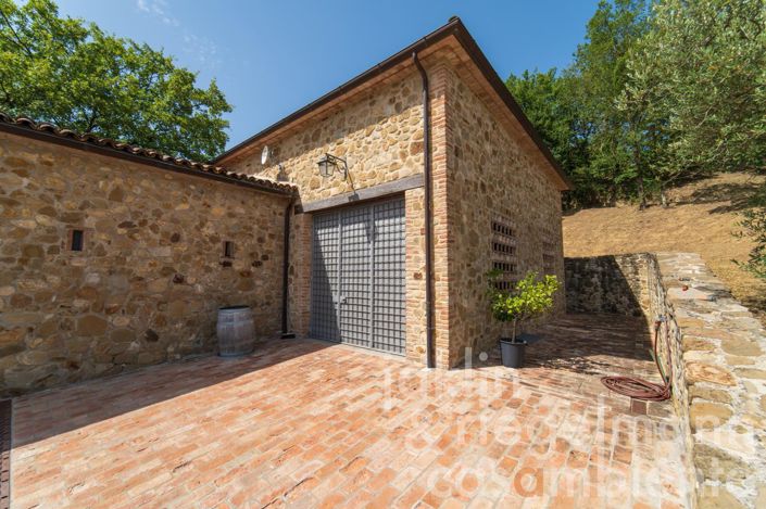 Image No.82-7 Bed Country House for sale