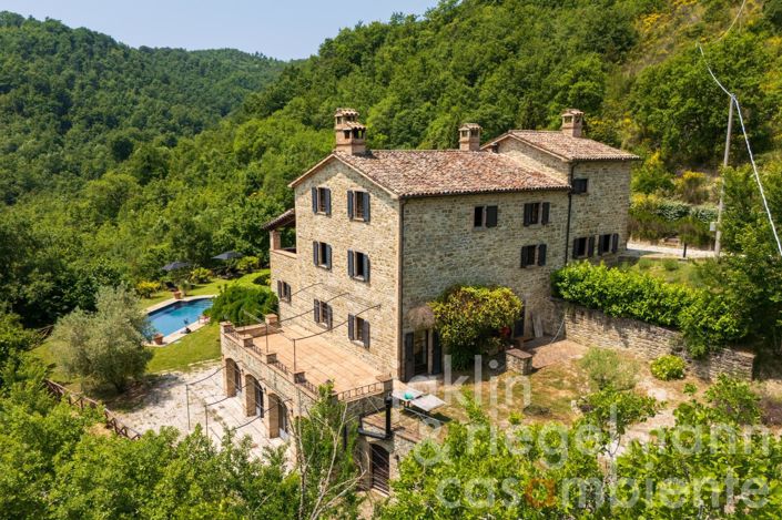 Image No.10-4 Bed Country House for sale