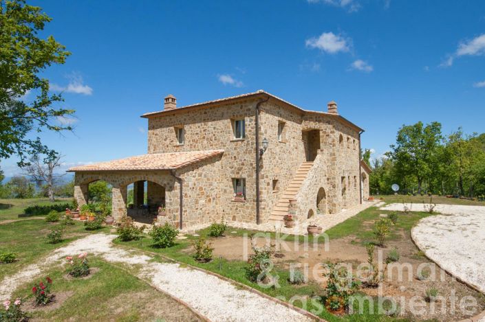 Image No.1-4 Bed Country House for sale