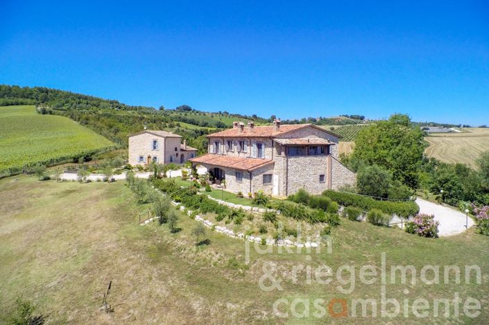 Image No.1-7 Bed Country House for sale
