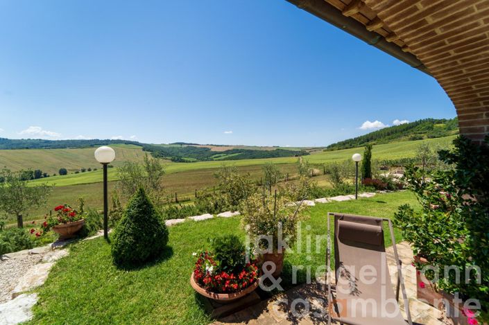 Image No.18-7 Bed Country House for sale