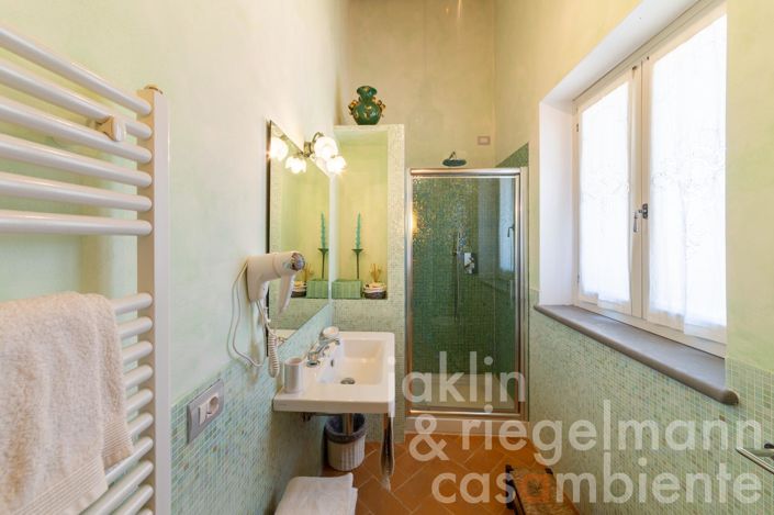 Image No.40-7 Bed Country House for sale