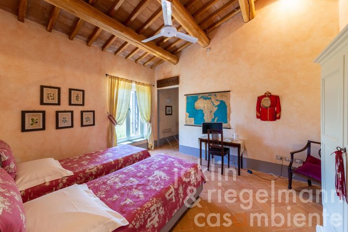 Image No.43-7 Bed Country House for sale