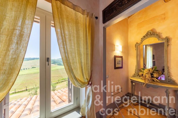 Image No.44-7 Bed Country House for sale