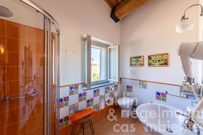 Image No.86-7 Bed Country House for sale