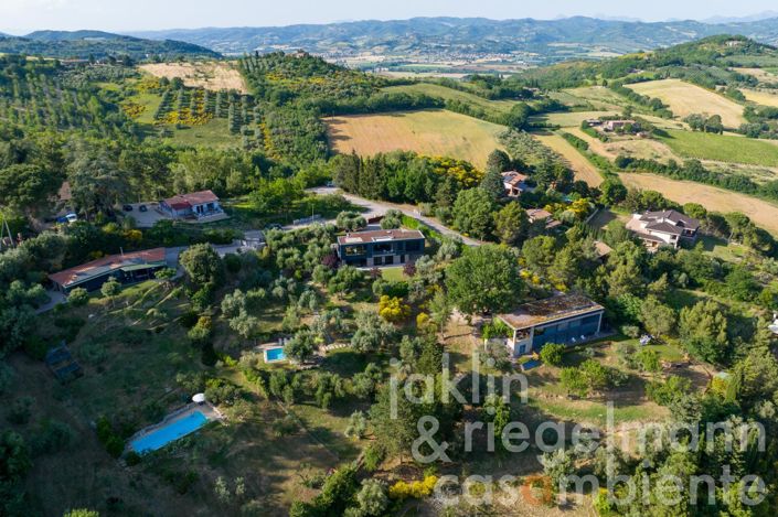 Image No.17-4 Bed Country House for sale