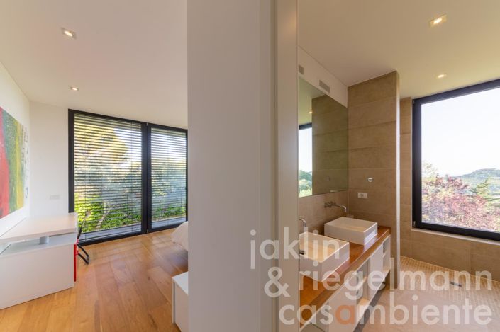 Image No.39-4 Bed Country House for sale