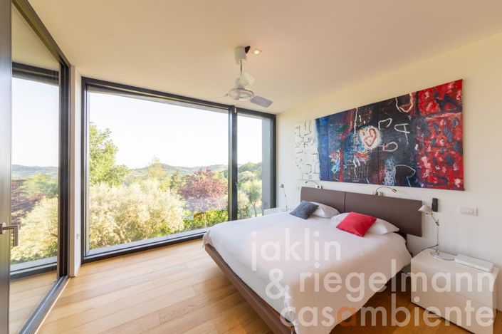 Image No.41-4 Bed Country House for sale