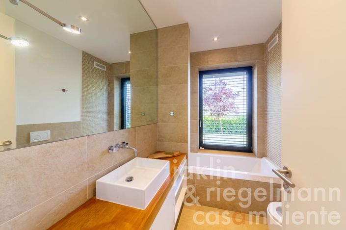 Image No.48-4 Bed Country House for sale