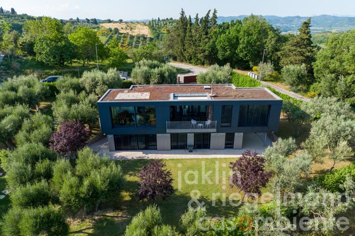 Image No.10-4 Bed Country House for sale