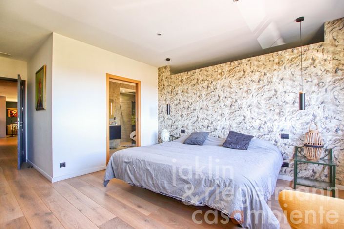 Image No.13-4 Bed Villa for sale