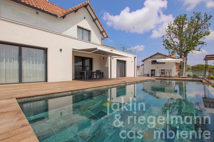 Image No.2-4 Bed Country House for sale