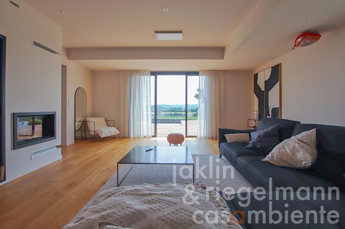 Image No.26-4 Bed Country House for sale