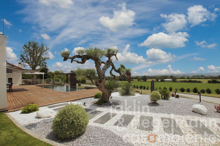 Image No.8-4 Bed Country House for sale